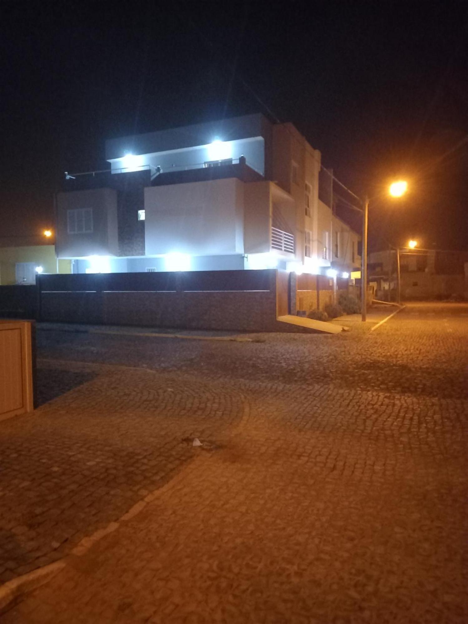 Nifa House Guest house Espargos