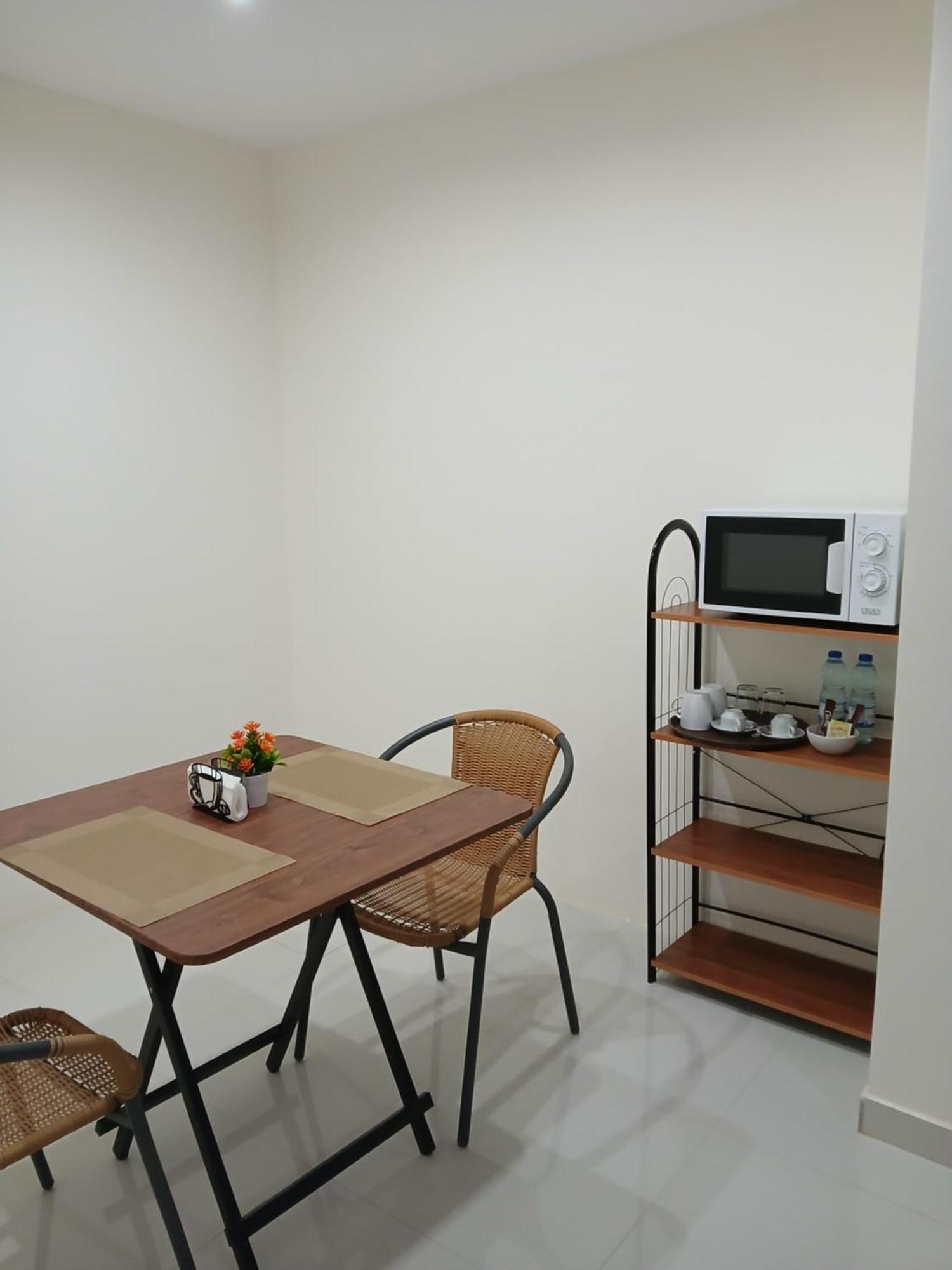 Pensión Nifa House *