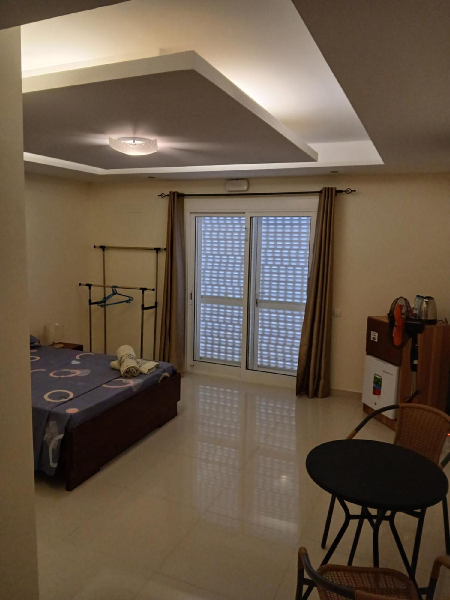 Nifa House Guest house *
