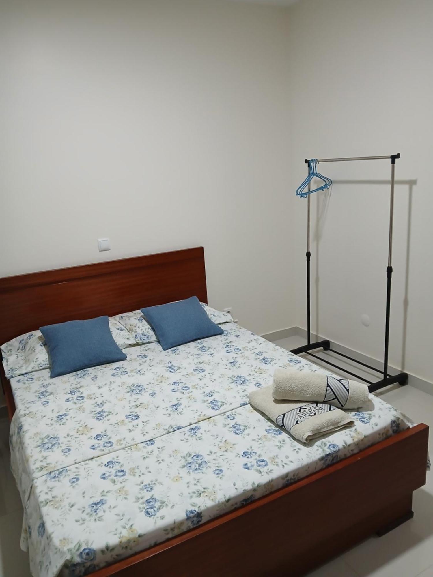 Nifa House Guest house Espargos