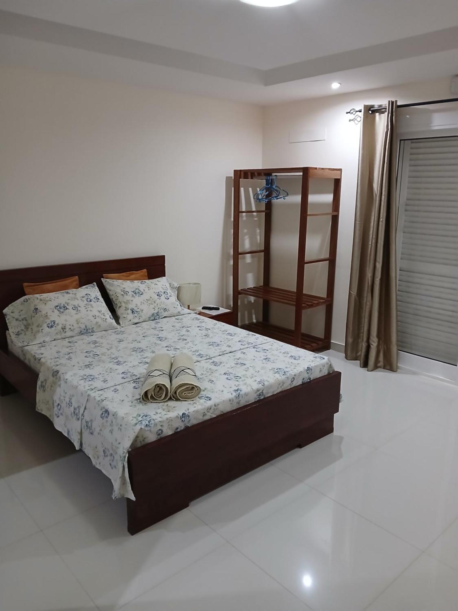 Nifa House Guest house Espargos